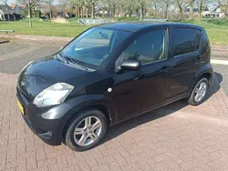 Zwart Gebruikt 2008 Daihatsu Sirion Hatchback | € 2.300 (Goede deal)