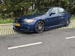 Blauw Gebruikt 2006 BMW 325 Sedan | € 6.000 (Eerlijke prijs)