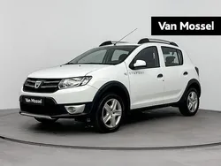 Wit Gebruikt 2015 Dacia Sandero Stepway Ambiance Hatchback | € 9.240 (Eerlijke prijs)