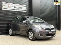 Grijs Gebruikt 2010 Toyota Yaris Hatchback | € 6.399 (Eerlijke prijs)