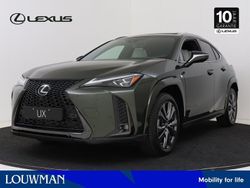 Groen, metallic lak Gebruikt 2024 Lexus UX President Line SUV | € 53.950