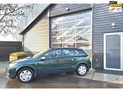 Groen (metallic) Gebruikt 2005 Opel Astra Enjoy Hatchback | € 1.249 (Super prijs)