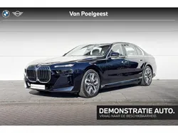 M carbonschwarz metallic (zwart metallic) Gebruikt 2025 BMW 750e Comfort Edition Sedan | € 157.897 (Eerlijke prijs)