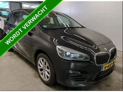 Zwart Gebruikt 2020 BMW 218 Executive Stationwagen | € 21.990 (Iets duurder)
