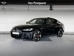 Saphirschwarz metallic (zwart metallic) Gebruikt 2024 BMW i4 M Sport Sedan | € 51.500 (Goede deal)