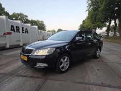 Zwart Gebruikt 2012 Skoda Octavia Stationwagen | € 3.000 (Super prijs)