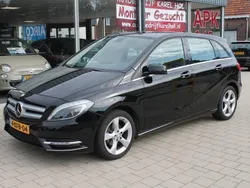 Zwart Gebruikt 2013 Mercedes B180 Ambition MPV | € 14.950 (Iets duurder)