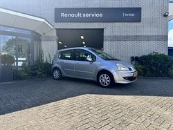 Grijs Gebruikt 2011 Renault Grand Modus Dynamique MPV | € 6.750 (Iets duurder)