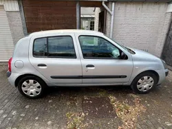 Zilver Gebruikt 2004 Renault Clio II Hatchback | € 1.250 (Super prijs)