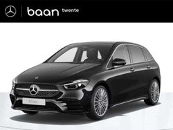 Zwart, metallic lak Gebruikt 2024 Mercedes B180 AMG line MPV | € 54.925