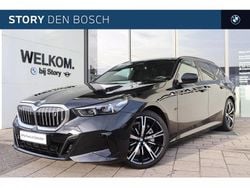 Saphirschwarz (donker zwart metallic) Gebruikt 2025 BMW i5 Shadowline Sedan | € 59.950 (Super prijs)