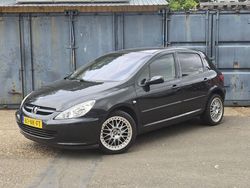 Zwart Gebruikt 2003 Peugeot 307 Hatchback | € 1.299 (Iets duurder)