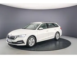 Candy white Gebruikt 2024 Skoda Octavia Business Line Stationwagen | € 31.900 (Duur)