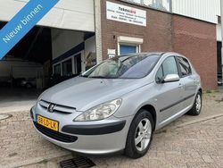 Grijs Gebruikt 2002 Peugeot 307 Hatchback | € 999 (Eerlijke prijs)