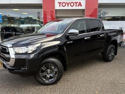 Zwart Gebruikt 2024 Toyota HiLux Pickup | € 44.395 (Duur)