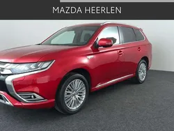 Rood, metallic lak Gebruikt 2021 Mitsubishi Outlander P-HEV Instyle SUV | € 28.250 (Iets duurder)