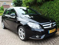 Zwart Gebruikt 2012 Mercedes B180 Ambition MPV | € 11.950 (Iets duurder)