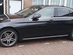 Zwart Gebruikt 2018 Mercedes E220 Premium Sedan | € 16.500