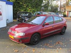 Rood Gebruikt 2001 Renault Mégane Hatchback | € 895