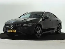 Zwart, metallic lak Gebruikt 2024 Mercedes 250 AMG Sedan | € 41.745 (Super prijs)