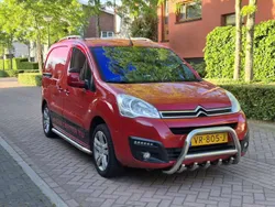 Rood Gebruikt 2015 Citroën Berlingo MPV | € 4.500 (Eerlijke prijs)