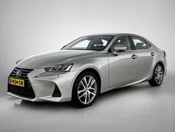 Grijs, metallic lak Gebruikt 2021 Lexus IS300 Business Edition Sedan | € 31.950 (Eerlijke prijs)
