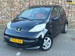 Zwart, metallic lak Gebruikt 2008 Peugeot 107 Urban Move Hatchback | € 2.249 (Eerlijke prijs)