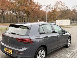 Grijs Gebruikt 2020 VW Golf VIII Life Hatchback | € 15.500 (Iets duurder)