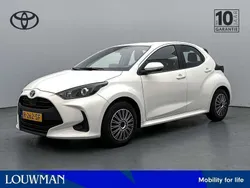 Wit Gebruikt 2022 Toyota Yaris Hybrid Active Hatchback | € 20.345 (Eerlijke prijs)