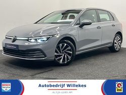 Grijs Gebruikt 2022 VW Golf VIII Style Hatchback | € 24.950 (Super prijs)