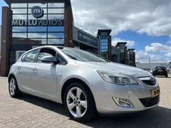 Grijs Gebruikt 2010 Opel Astra Edition Hatchback | € 4.990 (Eerlijke prijs)