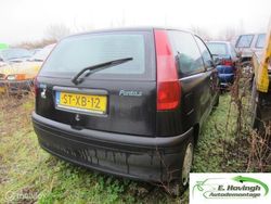 Zwart Gebruikt 1998 Fiat Punto S Hatchback | € 750