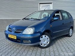 Blauw Gebruikt 2004 Nissan Almera Tino Visia MPV | € 999 (Goede deal)