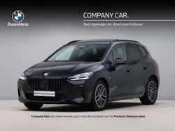 Saphirschwarz metallic (zwart metallic) Gebruikt 2024 BMW 220 Active Tourer Comfort Edition MPV | € 43.950 (Eerlijke prijs)