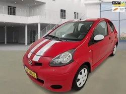 Rood Gebruikt 2009 Toyota Aygo Hatchback | € 2.500 (Eerlijke prijs)