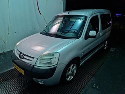 Grijs (metallic) Gebruikt 2004 Peugeot Partner Quiksilver Van | € 3.250 (Eerlijke prijs)