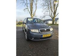 Grijs Gebruikt 2007 Skoda Fabia Hatchback | € 749 (Super prijs)
