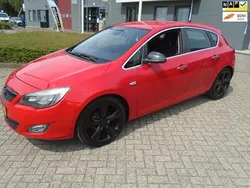 Rood Gebruikt 2011 Opel Astra Sport Hatchback | € 3.250 (Goede deal)