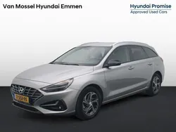 Shimmering silver Gebruikt 2024 Hyundai i30 Comfort Stationwagen | € 24.940 (Eerlijke prijs)
