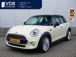 Wit Gebruikt 2018 Mini Cooper Chili Hatchback | € 17.980 (Eerlijke prijs)