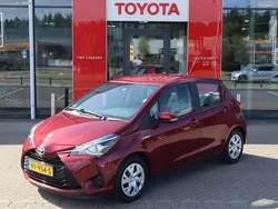 Rood Gebruikt 2017 Toyota Yaris Hybrid Hatchback | € 13.890 (Goede deal)