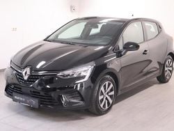 Zwart Gebruikt 2023 Renault Clio V Equilibre Hatchback | € 15.779 (Eerlijke prijs)