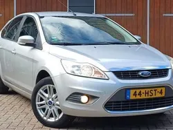 Grijs, metallic lak Gebruikt 2009 Ford Focus Ghia Hatchback | € 4.950 (Iets duurder)