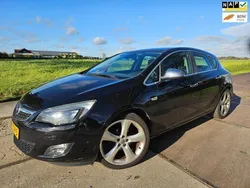 Zwart Gebruikt 2010 Opel Astra Sport Hatchback | € 2.500 (Eerlijke prijs)
