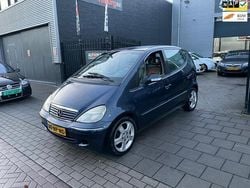 Blauw, metallic lak Gebruikt 2004 Mercedes A160 Elegance MPV | € 1.499 (Super prijs)
