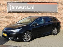 Zwart Gebruikt 2016 Toyota Avensis Stationwagen | € 14.950 (Duur)