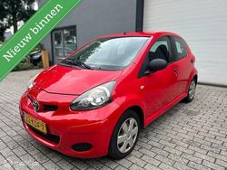 Rood Gebruikt 2009 Toyota Aygo Comfort Hatchback | € 1.999 (Super prijs)