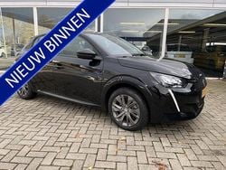 Zwart Gebruikt 2021 Peugeot e-208 Active Hatchback | € 13.450 (Goede deal)