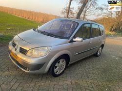 Grijs Gebruikt 2004 Renault Grand Scénic II Luxe MPV | € 1.399 (Eerlijke prijs)