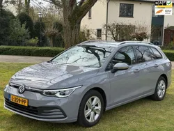 Grijs, metallic lak Gebruikt 2021 VW Golf VIII Business Stationwagen | € 18.495 (Eerlijke prijs)